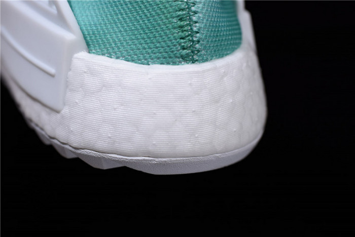 pharrell x  nmd hu holi nmd mc "youth" green/white f99760