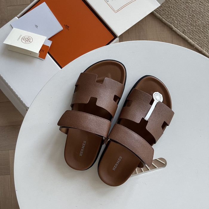 herme* sandal18